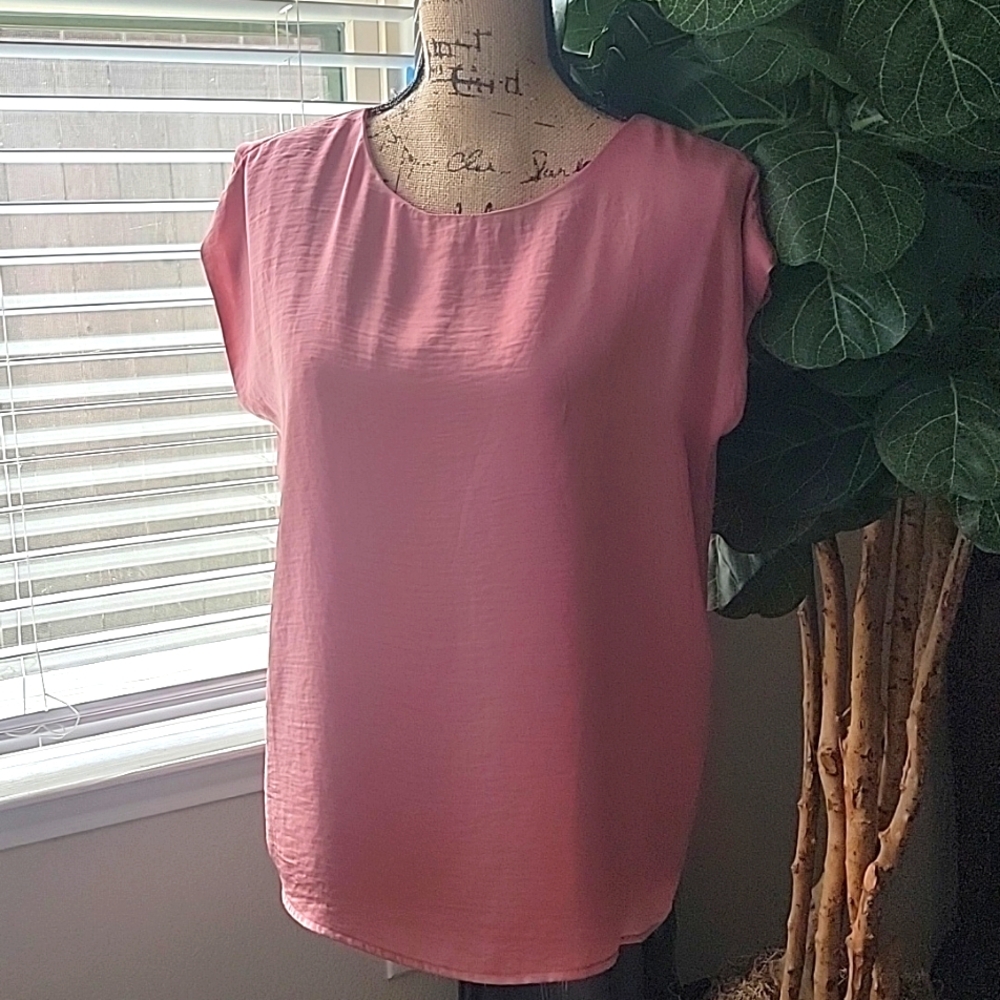 Women's Casual Open Back Blouse. Small. NWT. Rose Color. Forever 21